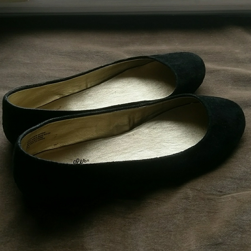 EUC black Seychelles suede flats